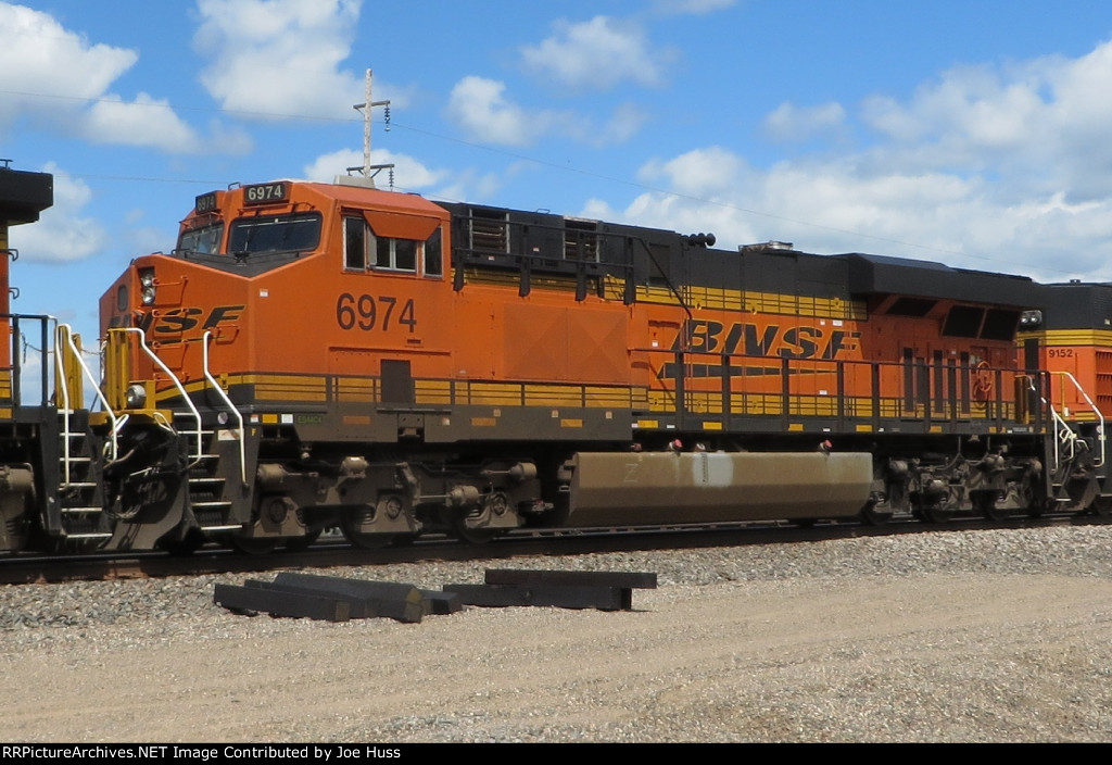 BNSF 6974